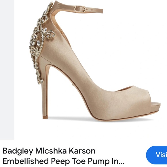 Badgley Mischka Karson Ankle Strap Peep
Toe Pump Ivory Satin women size 9 4.5" - Picture 6 of 17